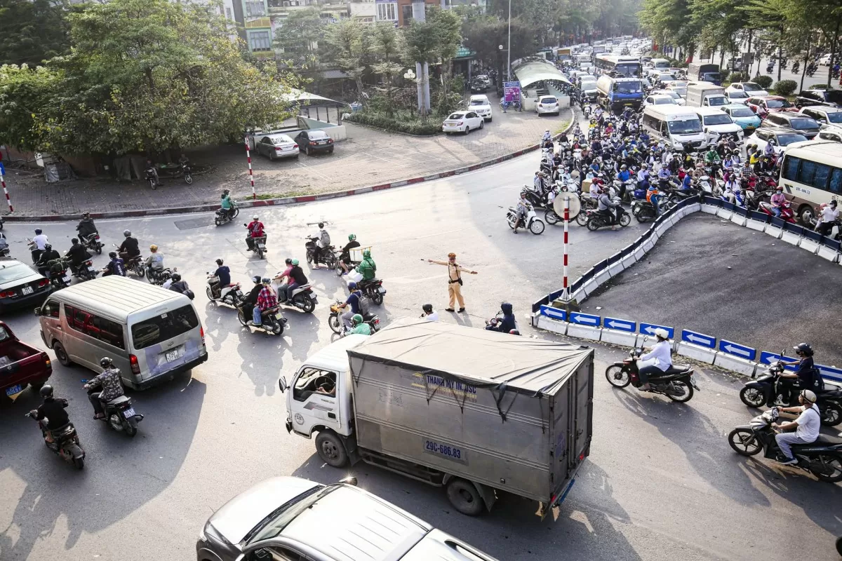 Chùm ảnh: Hà Nội ken đặc người, xe trước nghỉ lễ 30/4-1/5