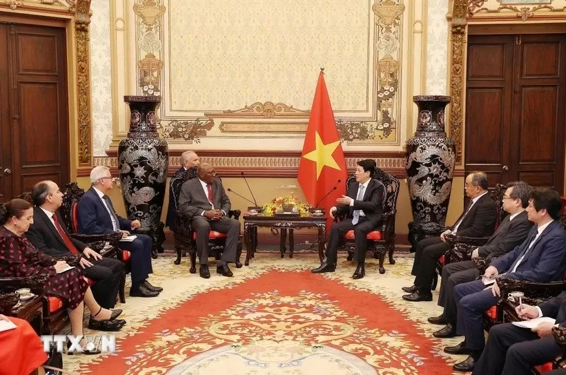 Chủ tịch nước Lương Cường tiếp Phó Chủ tịch nước Cuba Salvador Valdes Mesa. (Ảnh: Lâm Khánh/TTXVN)