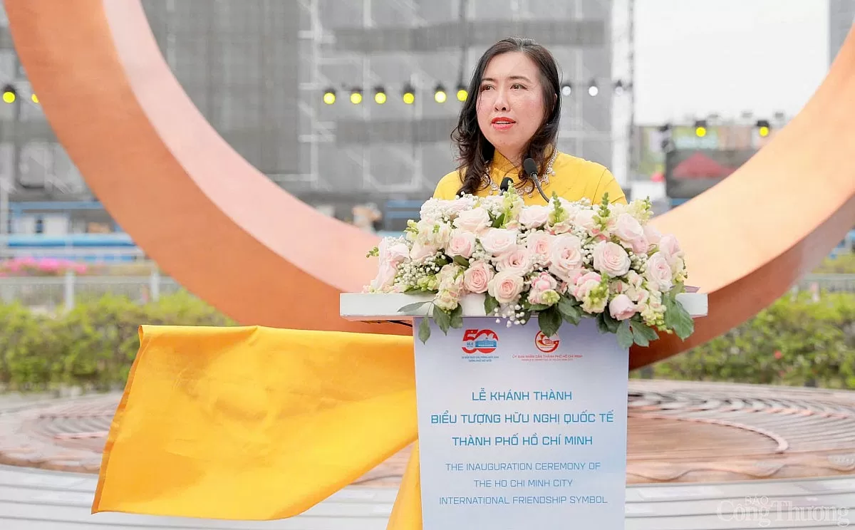 Khánh thành Biểu tượng Hữu nghị Quốc tế mừng chiến thắng 30/4