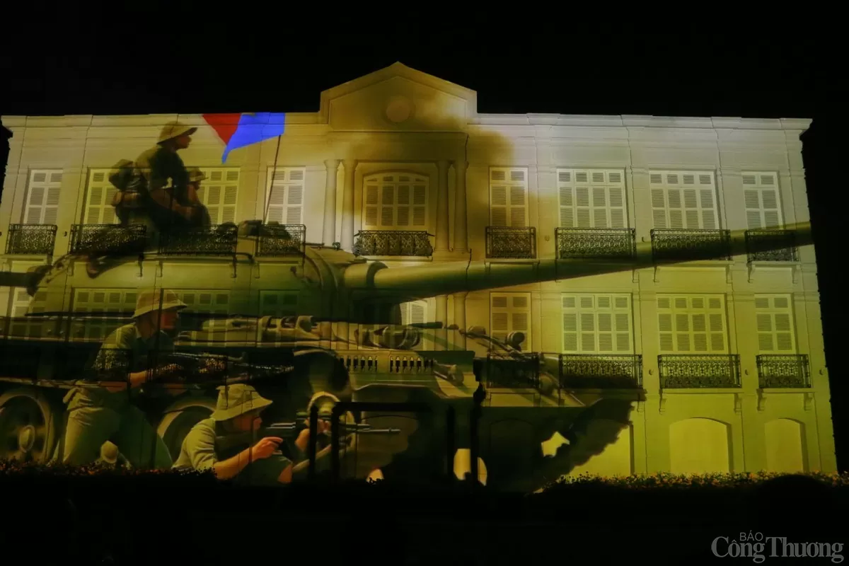 Những thước phim lịch sử được tái hiện tại buổi chiếu phim 3D mapping