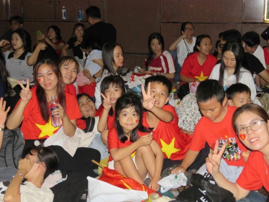 tp ho chi minh trieu nguoi don cho khoanh khac lich su