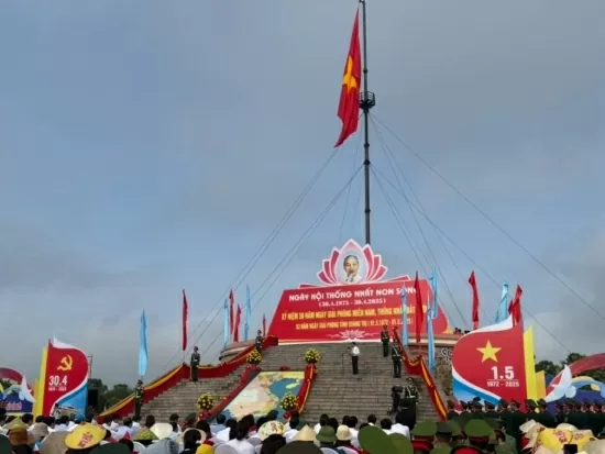 Thiêng liêng Lễ Thượng cờ