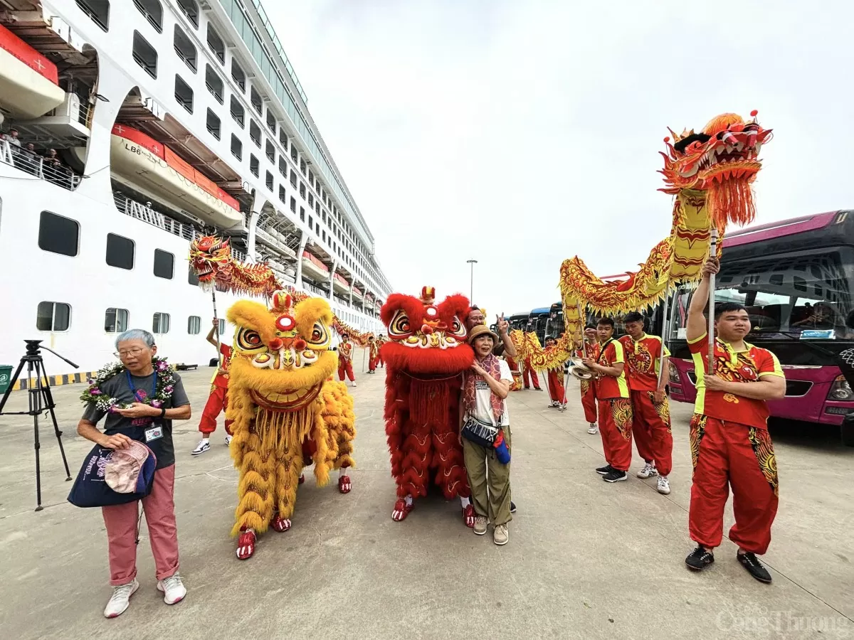 Quảng Ninh: Đón hơn 1.700 khách Nhật Bản đến vịnh Hạ Long