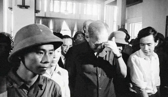 hai chung nhan lich su co mat tai dinh doc lap trua 3041975 noi gi sau 50 nam
