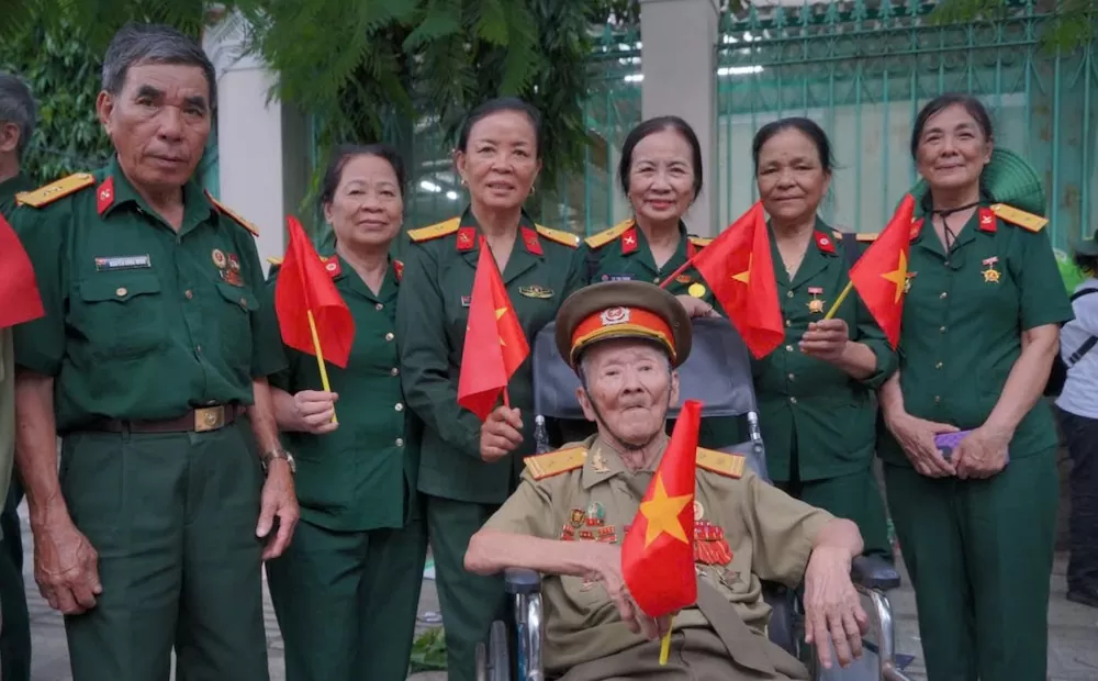 Từ lời nhắn của người lính đến trách nhiệm viết tiếp 'câu chuyện hòa bình' của thế hệ trẻ