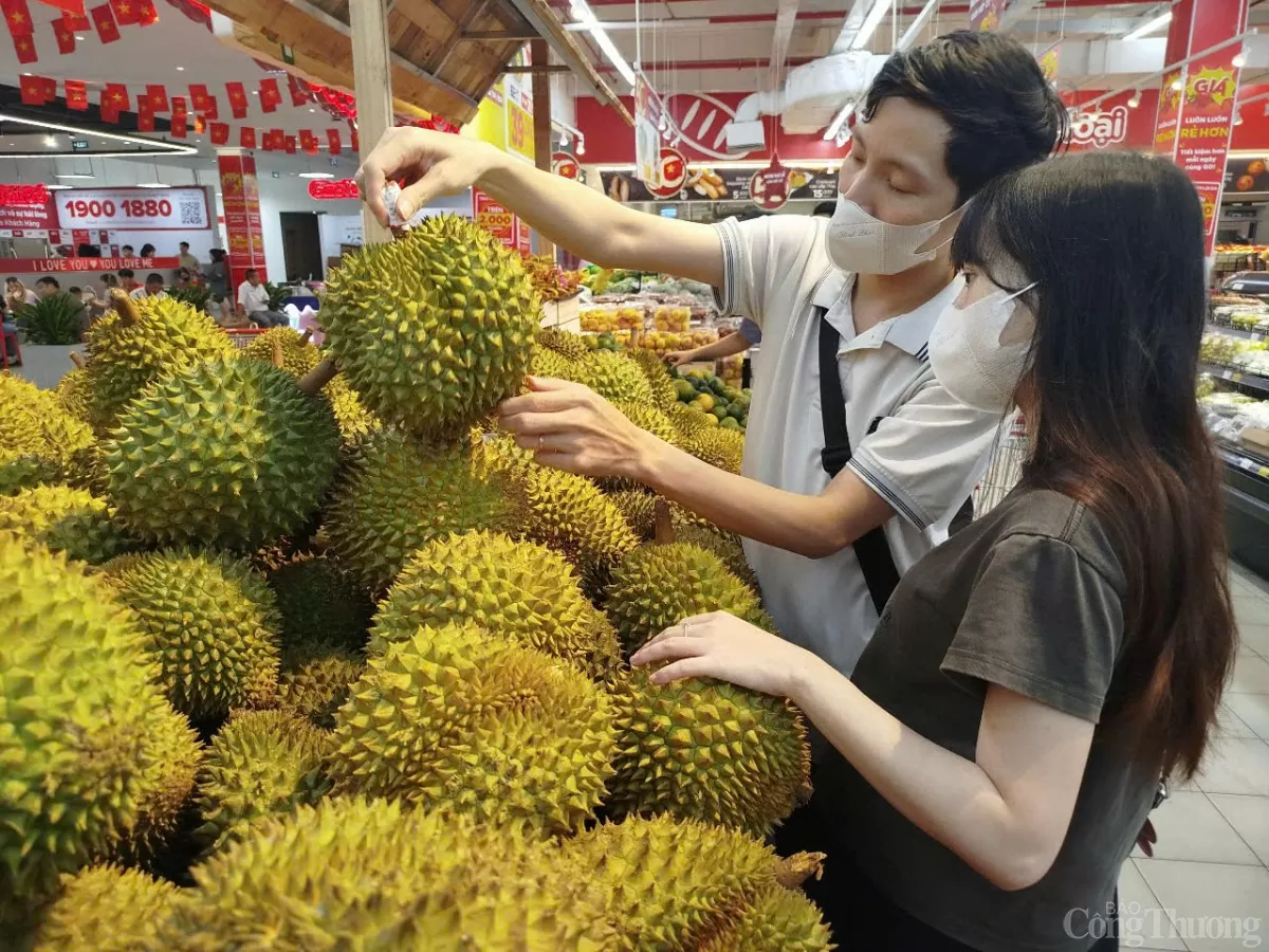 Hà Nội: Khách nườm nượp săn sale khuyến mãi ngày 30/4