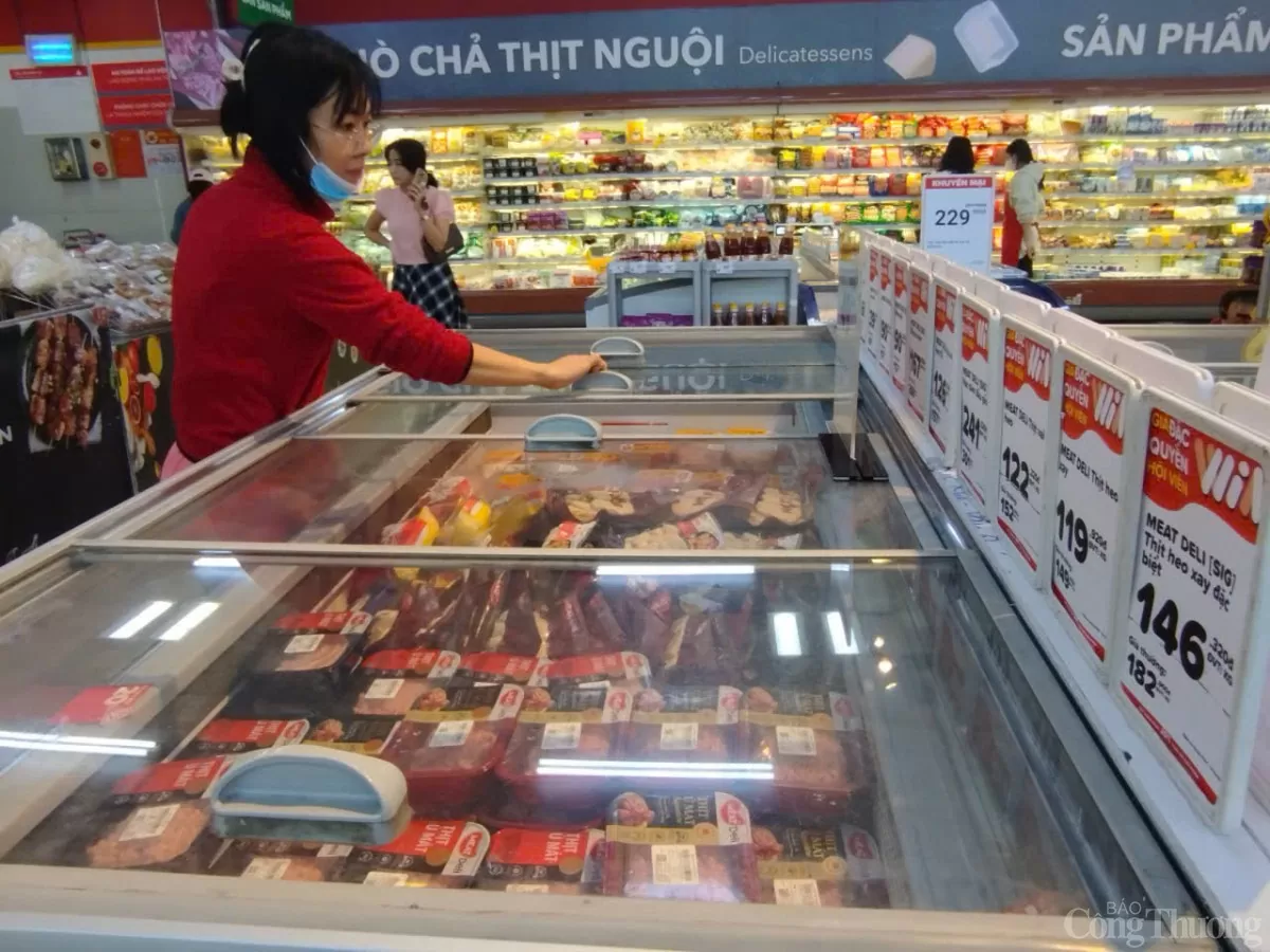 Hà Nội: Khách nườm nượp săn sale khuyến mãi ngày 30/4