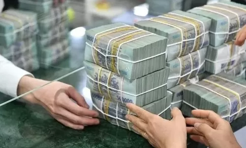 Trái phiếu công chúng tăng vọt, ngân hàng chiếm thế áp đảo