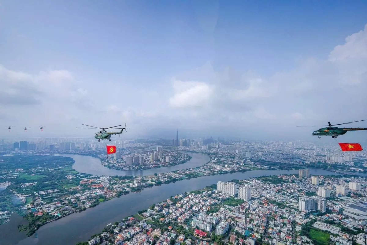 Đại tá dẫn đầu phi đội Su30-MK2 tiết lộ thông điệp bầy chim sắt ‘viết lên trời xanh”