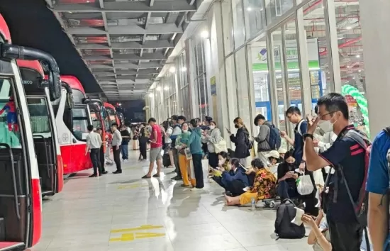 Người dân ‘đổ’ về miền Tây lễ 30/4-1/5, du lịch sôi động
