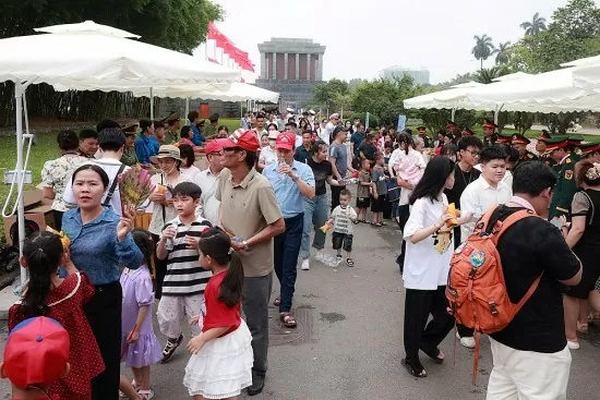 Hà Nội tặng quà 30/4 - 1/5: Món quà nhỏ, dấu ấn lớn