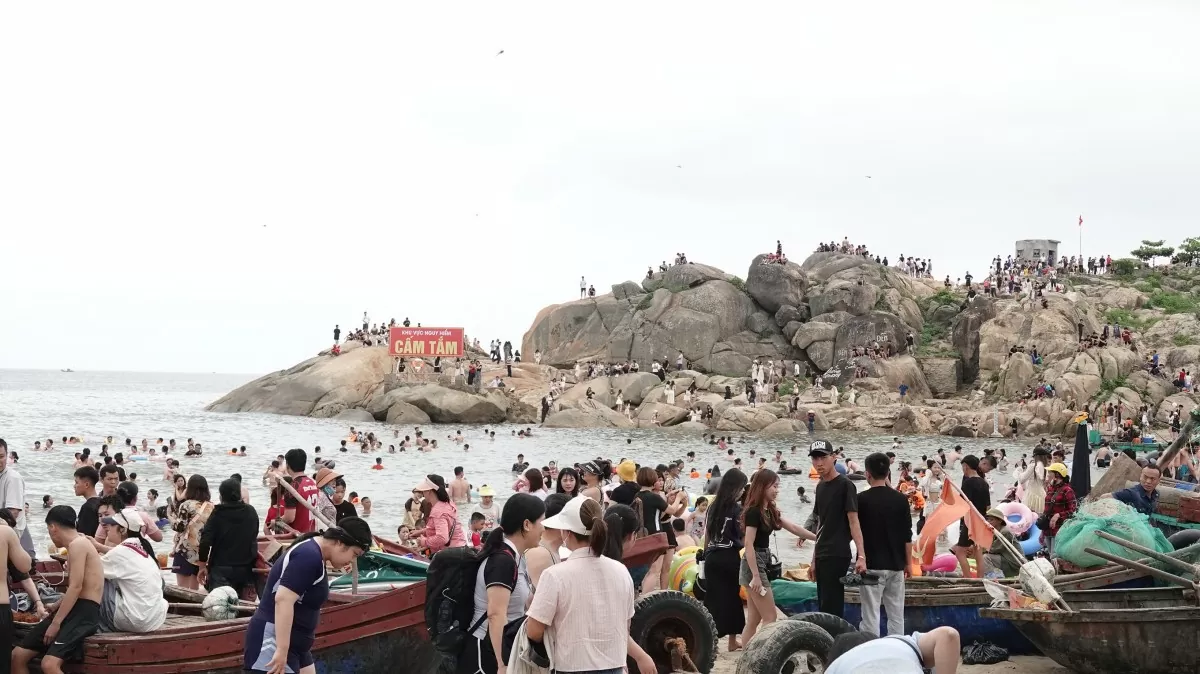 du lịch biển sầm sơn 30/4