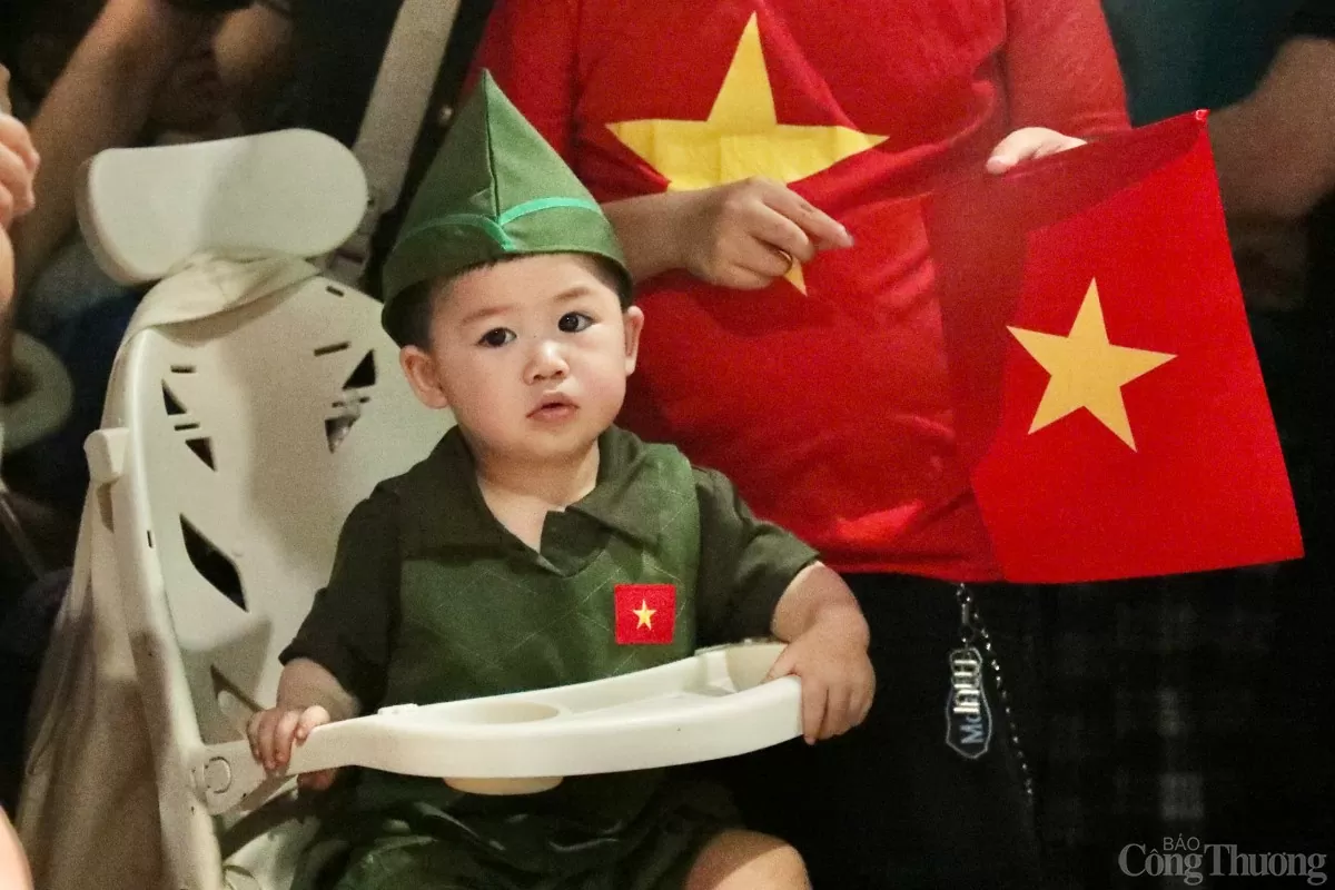 Về Bảo tàng Lịch sử Quân sự, cùng dòng người ngược dấu xưa
