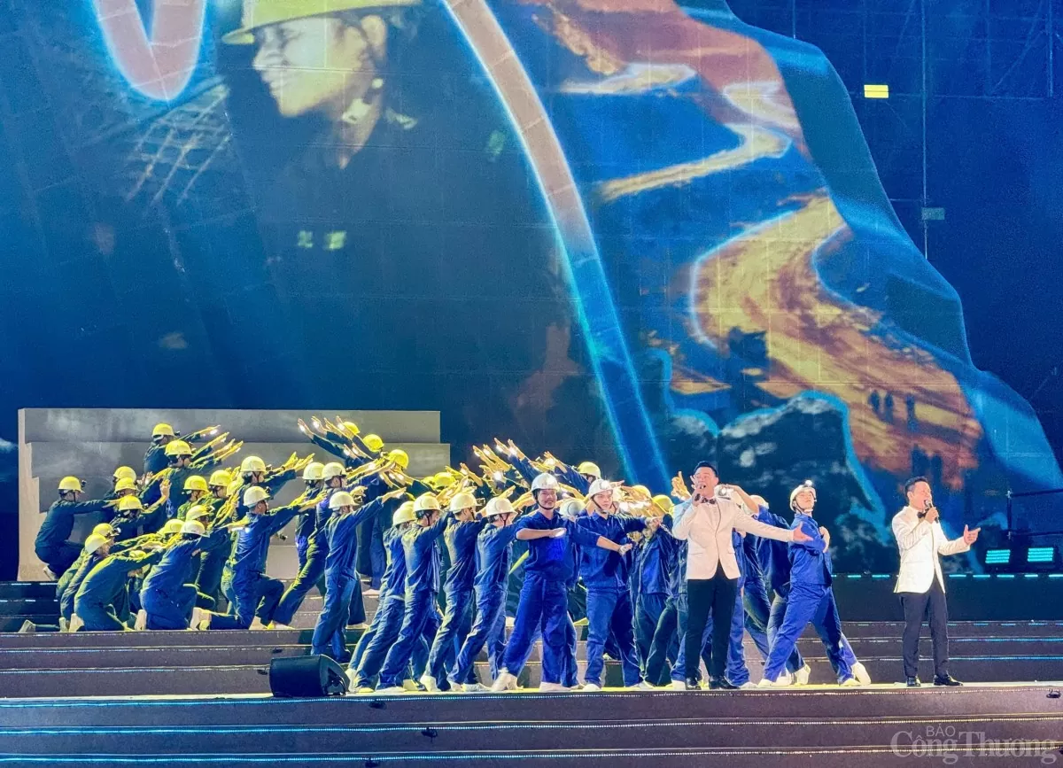 Chùm ảnh: Rực rỡ Carnaval Hạ Long 2025 kết nối di sản