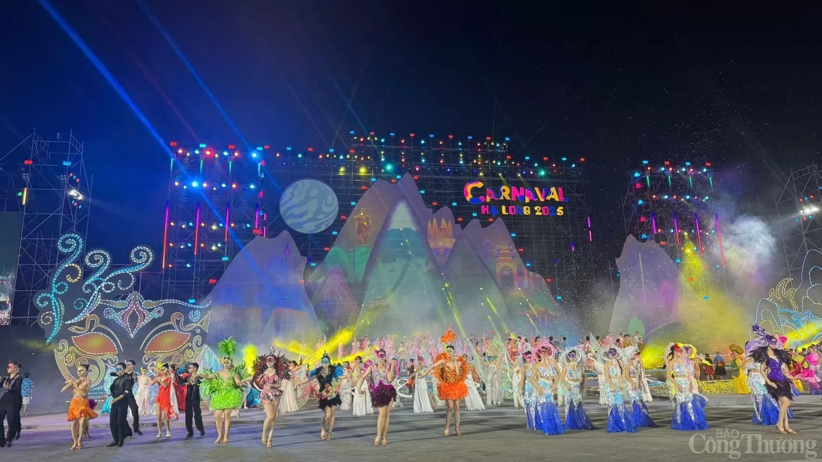 Chùm ảnh: Rực rỡ Carnaval Hạ Long 2025 kết nối di sản