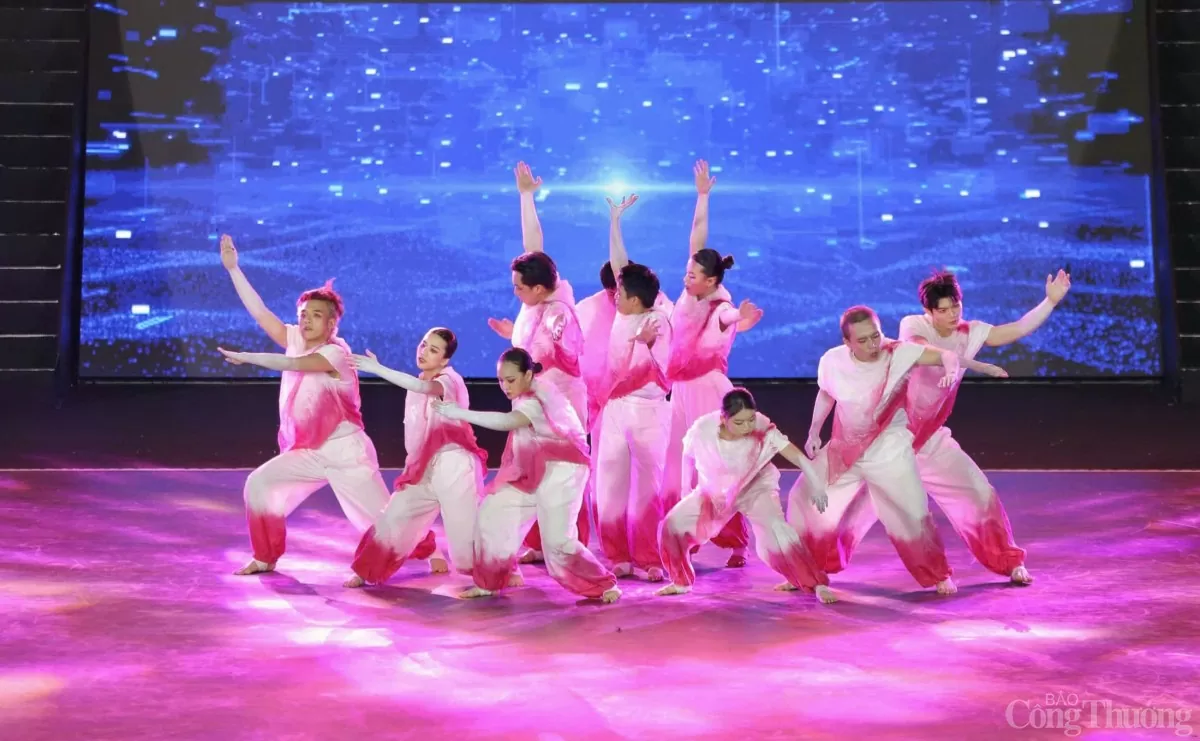 Bùng nổ sắc màu vũ đạo tại Dalat Best Dance Crew 2025 Bùng nổ sắc màu vũ đạo tại Dalat Best Dance Crew 2025