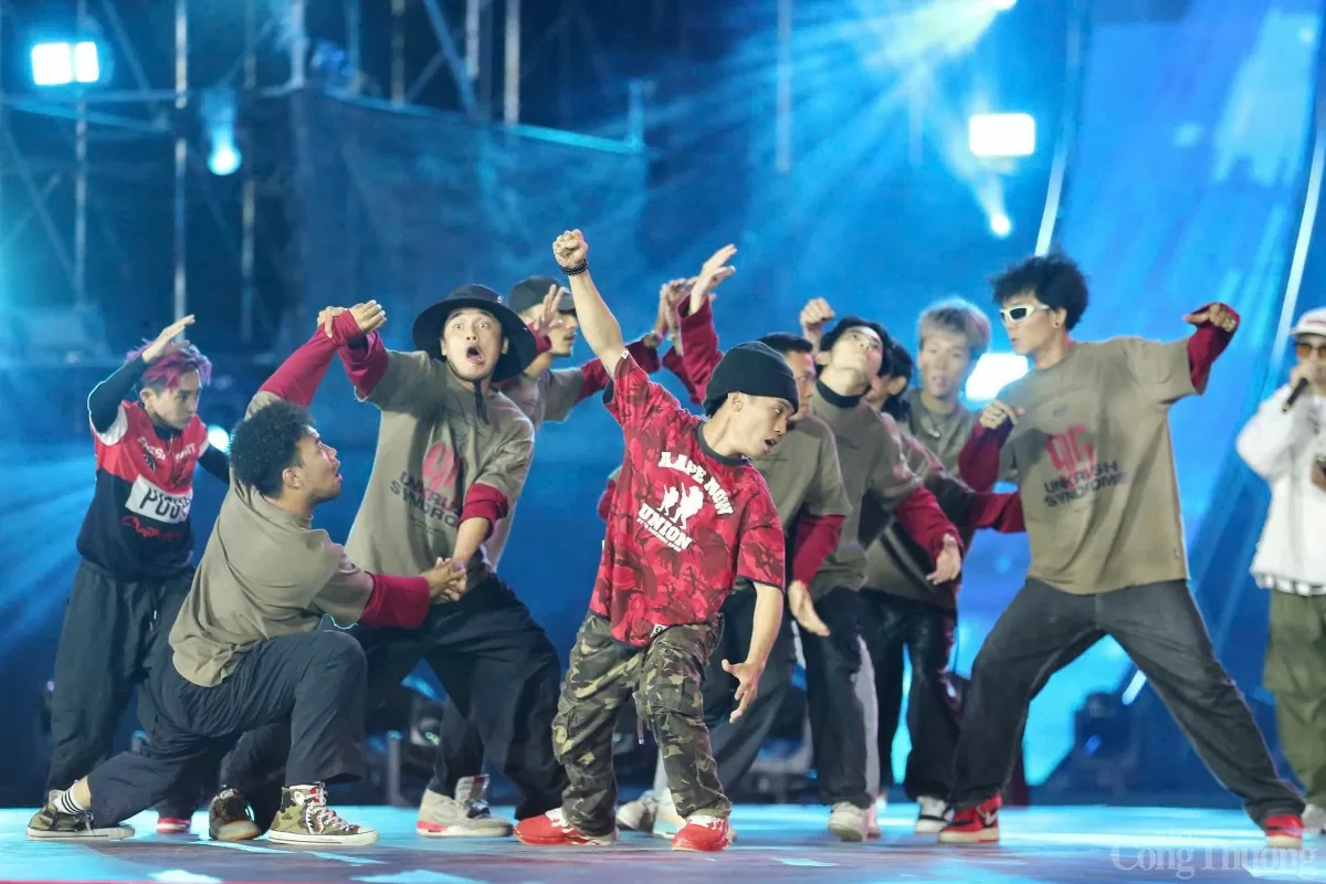 Bùng nổ sắc màu vũ đạo tại Dalat Best Dance Crew 2025 Bùng nổ sắc màu vũ đạo tại Dalat Best Dance Crew 2025