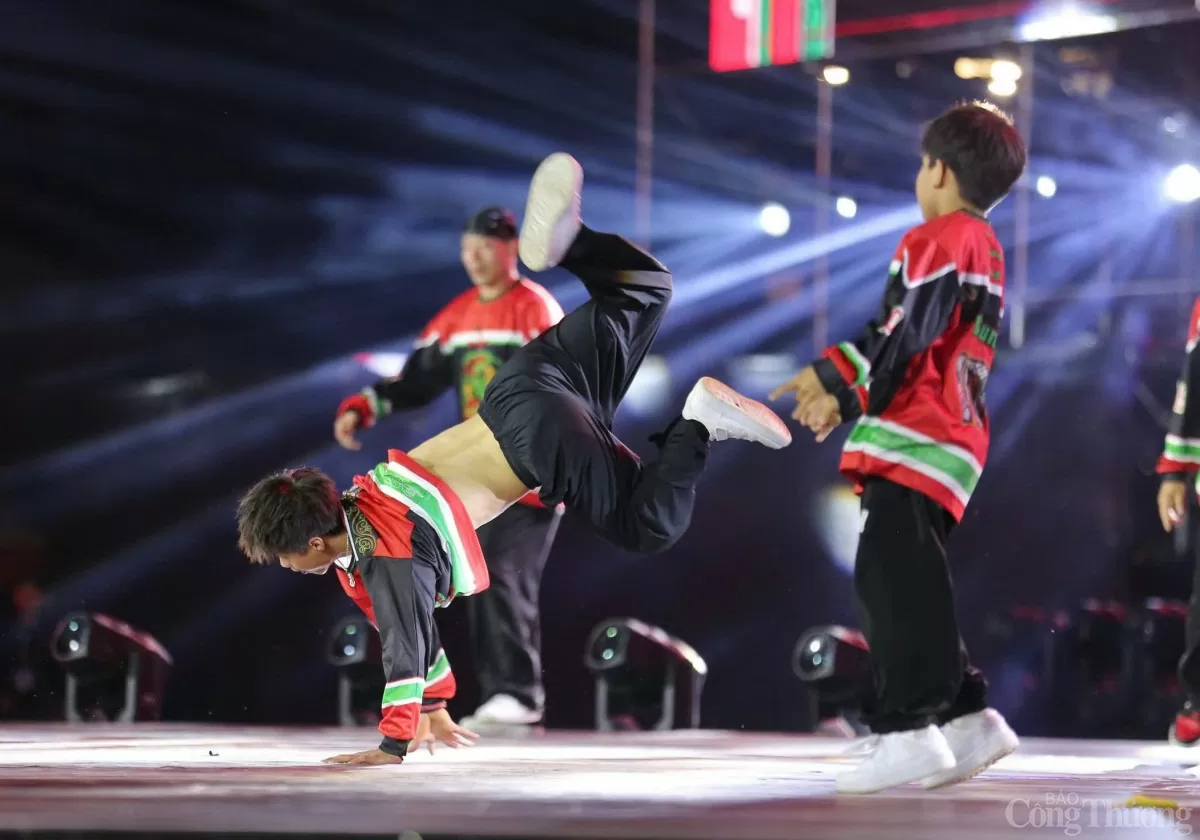 Bùng nổ sắc màu vũ đạo tại Dalat Best Dance Crew 2025 Bùng nổ sắc màu vũ đạo tại Dalat Best Dance Crew 2025