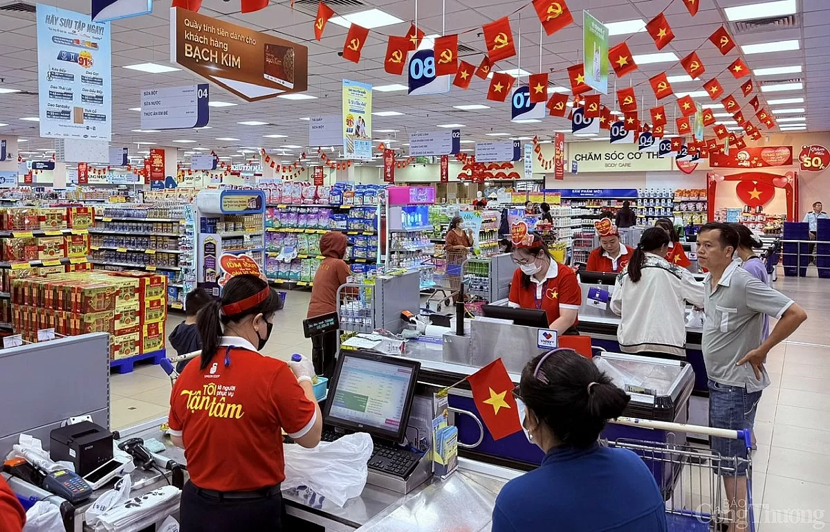 TP. Hồ Chí Minh: Tung nhiều khuyến mãi, siêu thị vẫn vắng khách dịp lễ