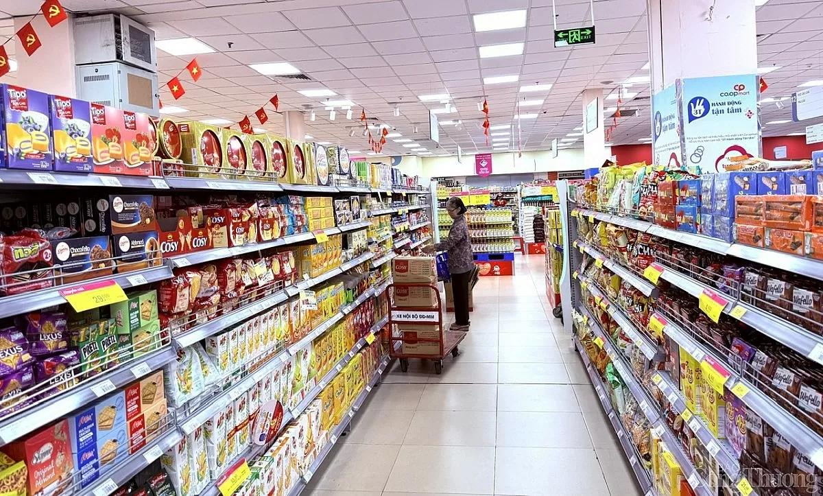TP. Hồ Chí Minh: Tung nhiều khuyến mãi, siêu thị vẫn vắng khách dịp lễ