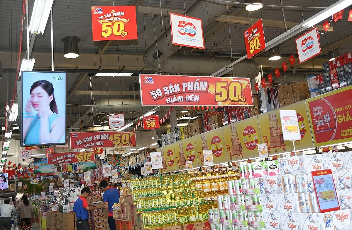 TP. Hồ Chí Minh: Tung nhiều khuyến mãi, siêu thị vẫn vắng khách dịp lễ