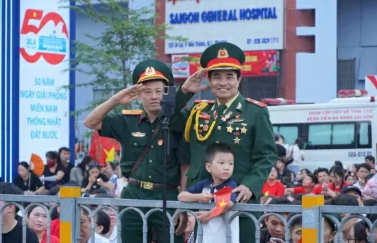 Từ lời nhắn ‘thế hệ các cháu đừng có huân chương’ đến hiệu triệu ‘đôi cánh mới’ của Tổng Bí thư