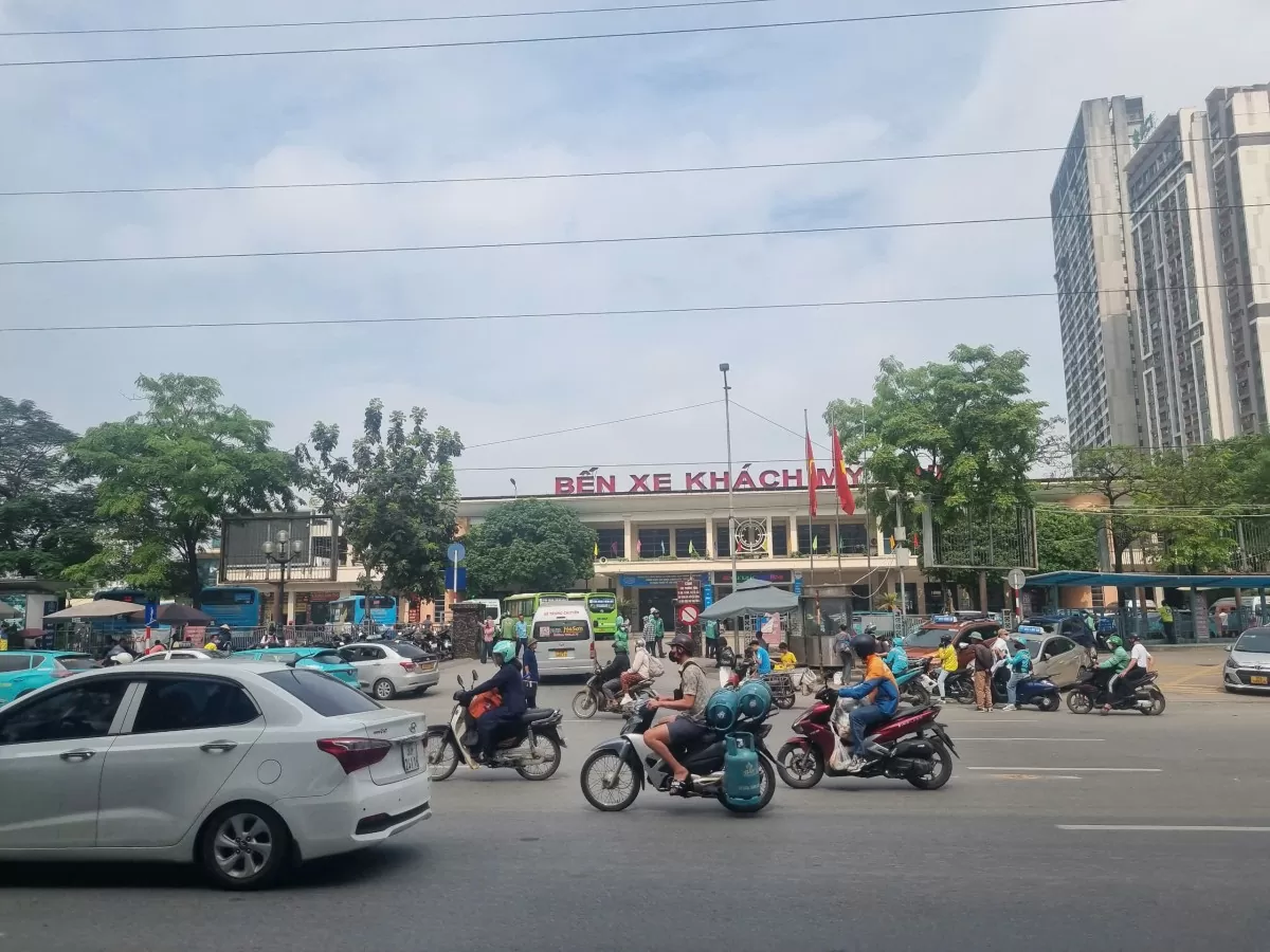 Ngày 3/5 ở Hà Nội: Thành phố hai nhịp, hai sắc thái