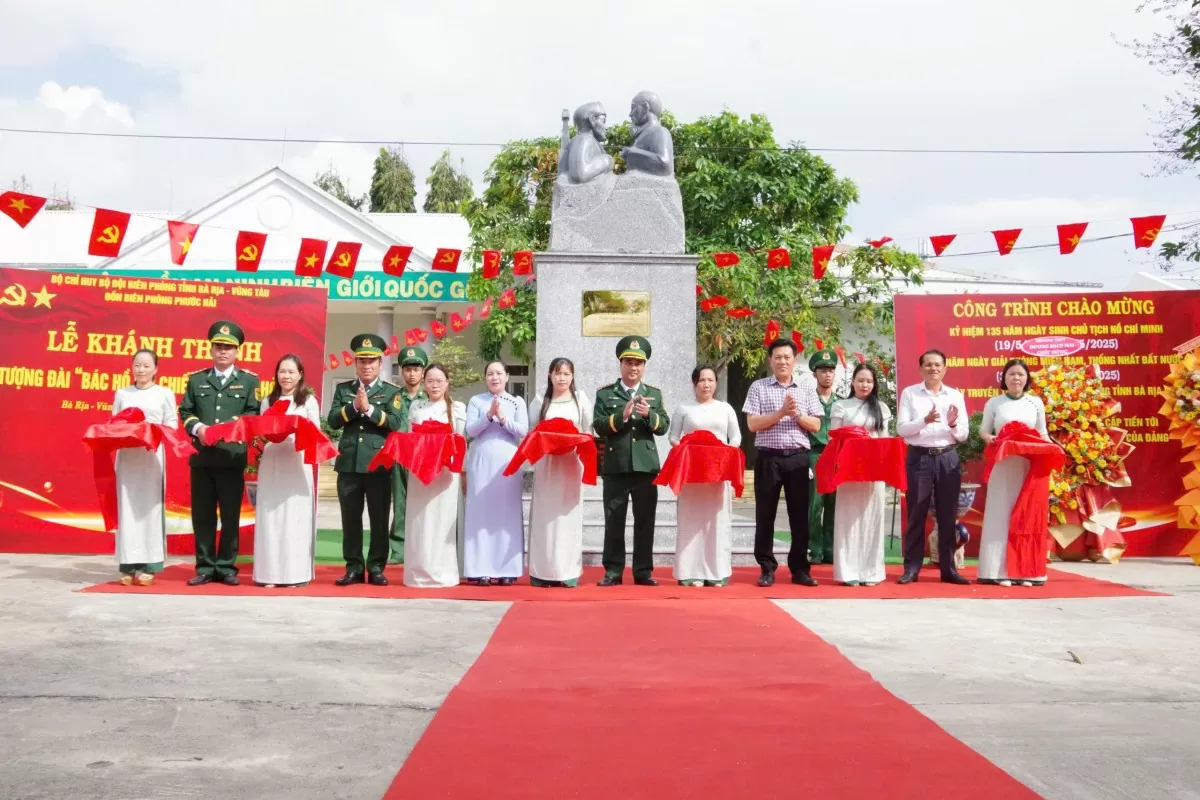 Bà Rịa-Vũng Tàu: Khánh thành tượng đài Bác Hồ với chiến sĩ Biên phòng