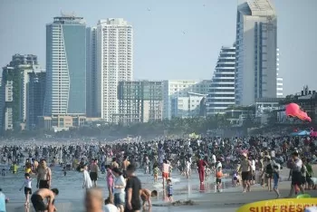 le 304 15 luong khach tang manh du lich da nang boi thu