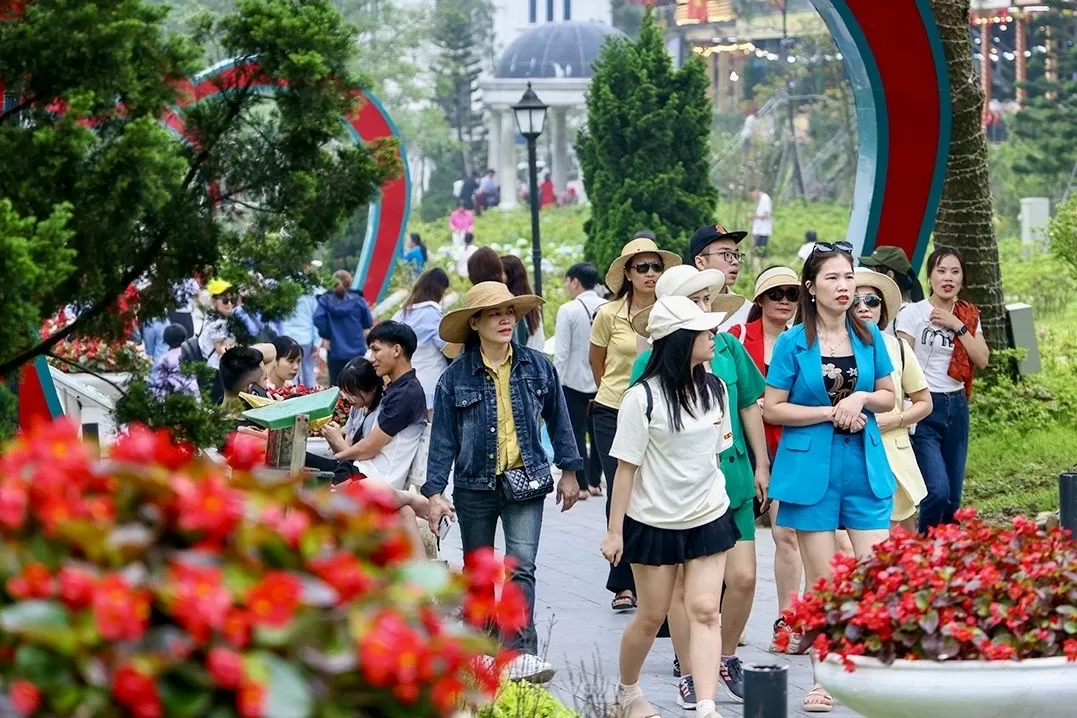 Tam Đảo: 'Lá phổi xanh' hút khách kỳ nghỉ lễ 30/4 - 1/5