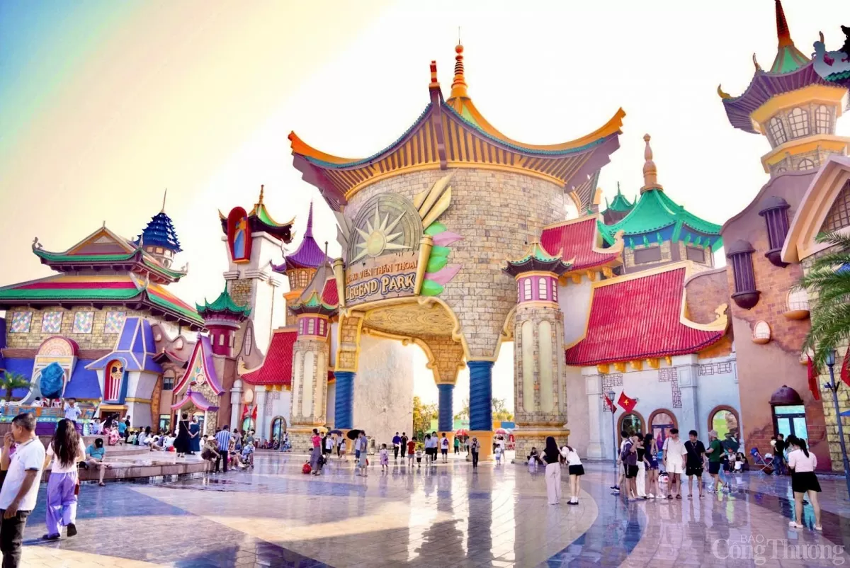 Chùm ảnh: Biển Đồ Sơn đông nghịt du khách dịp nghỉ lễ Chùm ảnh: Biển Đồ Sơn đông nghịt du khách dịp nghỉ lễ