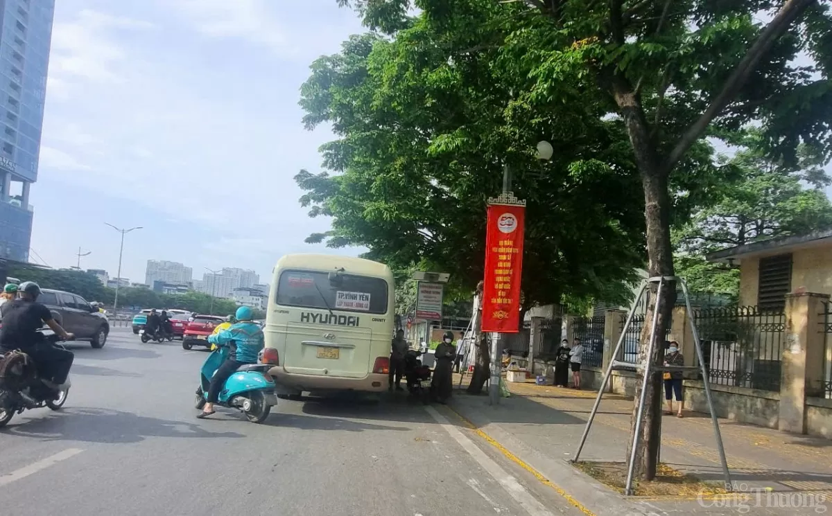 Cảnh đông đúc, lộn xộn quanh bến xe Mỹ Đình cuối kỳ nghỉ lễ 30/4-1/5