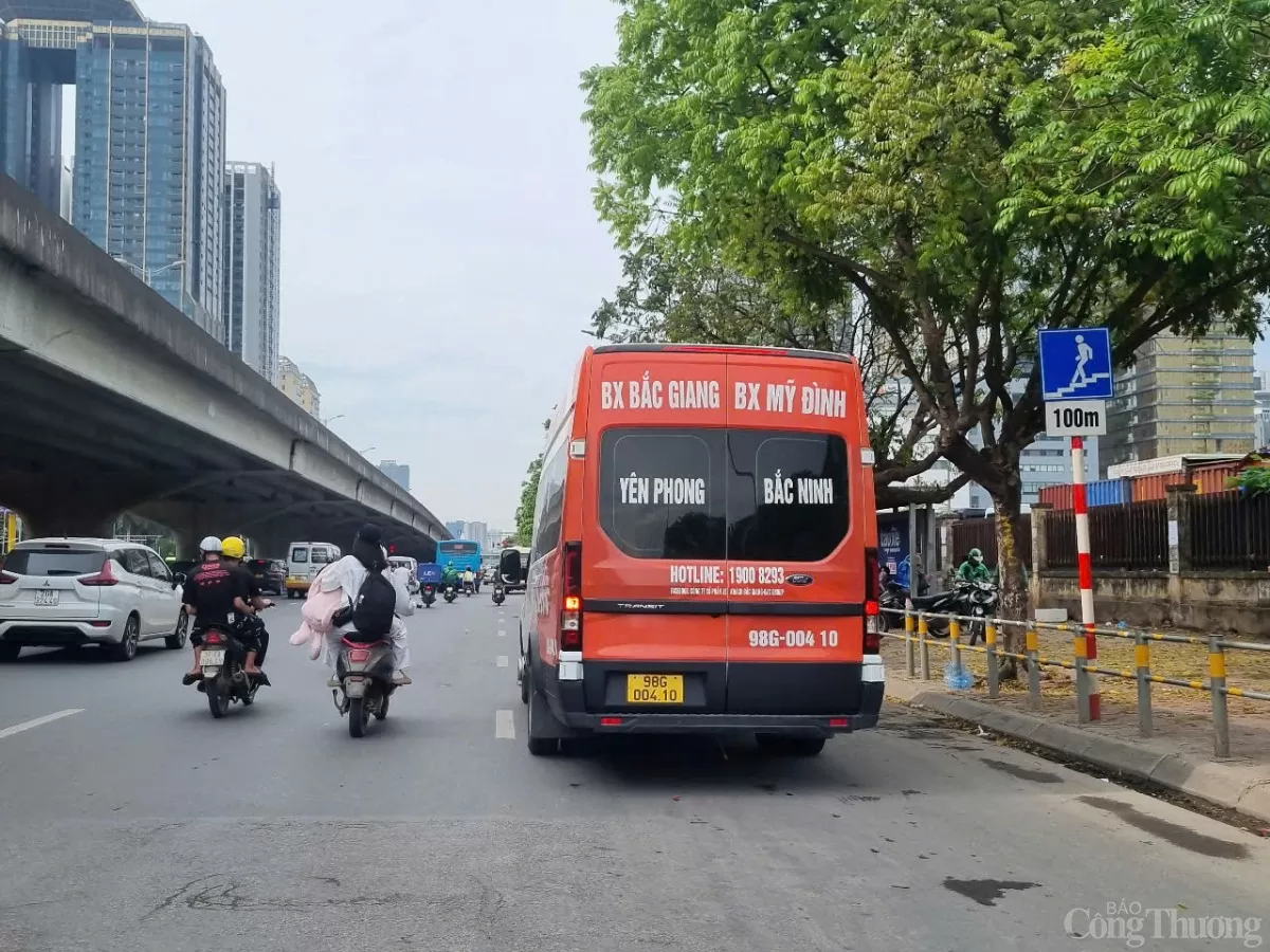 Cảnh đông đúc, lộn xộn quanh bến xe Mỹ Đình cuối kỳ nghỉ lễ 30/4-1/5