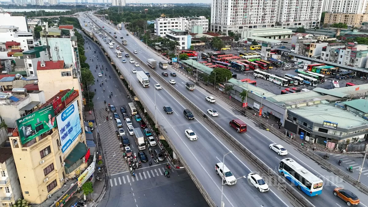 Hàngvạnngười trở lại Thủ đô, giao thông Hà Nội vẫn thông thoáng Hàng vạn người trở lại Thủ đô, giao thông Hà Nội vẫn