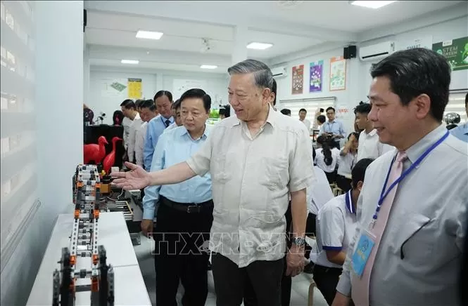 Tổng Bí thư chỉ đạo đổi mới: Ca sĩ, họa sĩ lên bục giảng