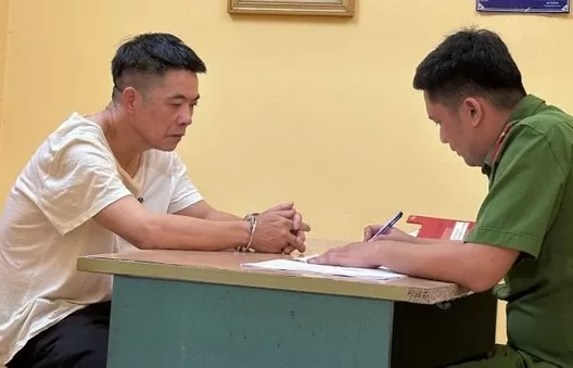 Nhận hối lộ