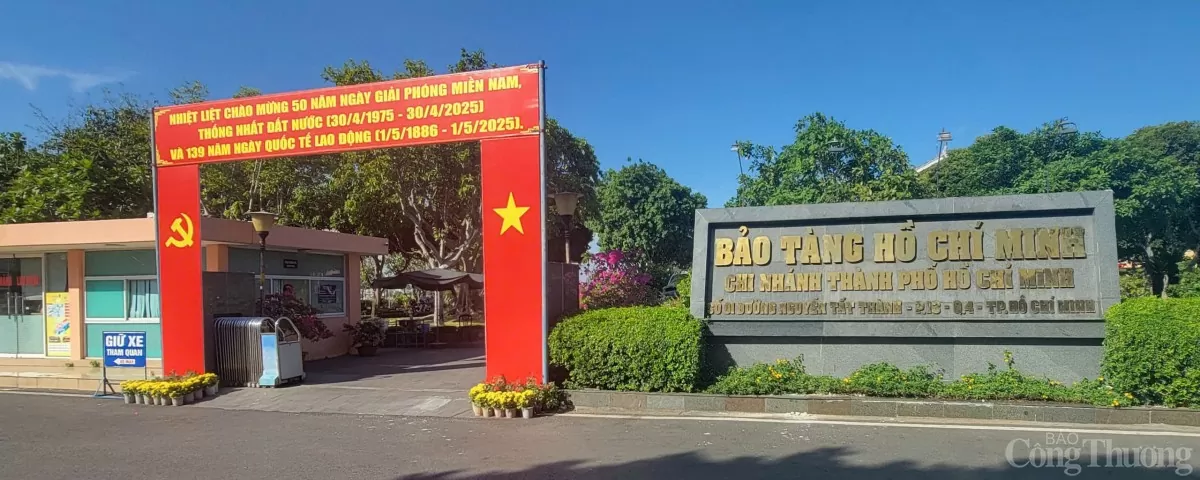 Thăm Bảo tàng Hồ Chí Minh - nơi Bác Hồ ra đi tìm đường cứu nước