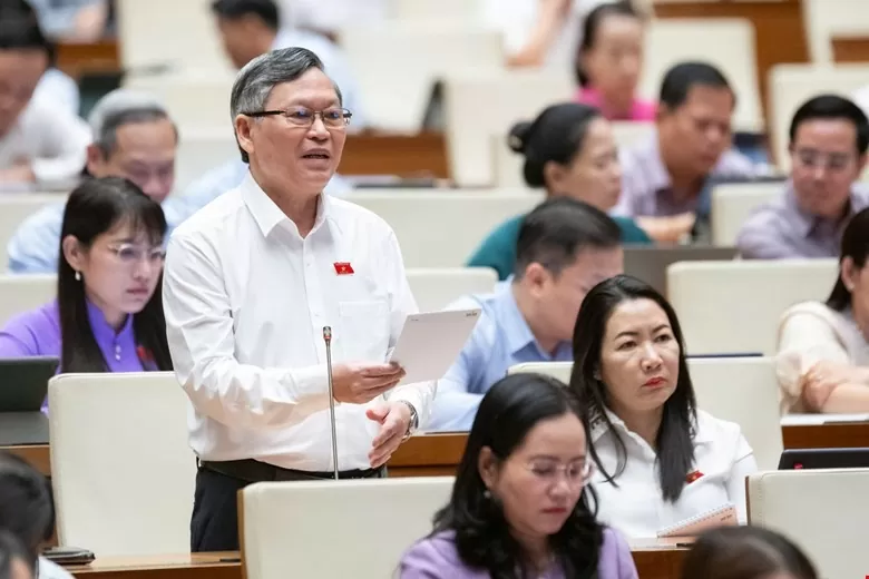 Đại biểu Tô Văn Tám (đoàn Kon Tum)