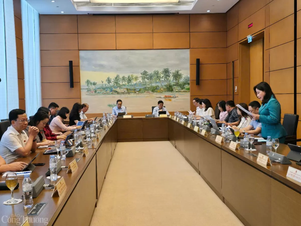 Toàn cảnh phiên thảo luận tổ chiều 6/5
