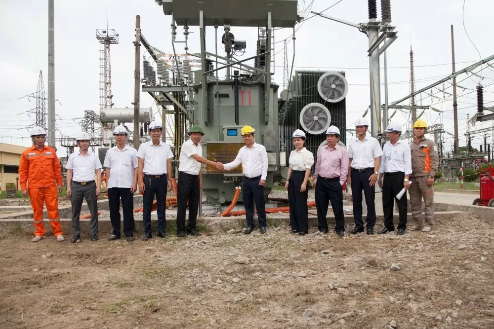 Bản hùng ca của những người thợ điện thành phố Cảng