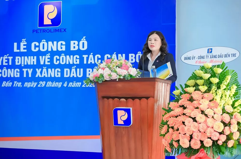 Bà Nguyễn Thị Châu Uyên – Giám đốc Petrolimex Bến Tre phát biểu nhận nhiệm vụ