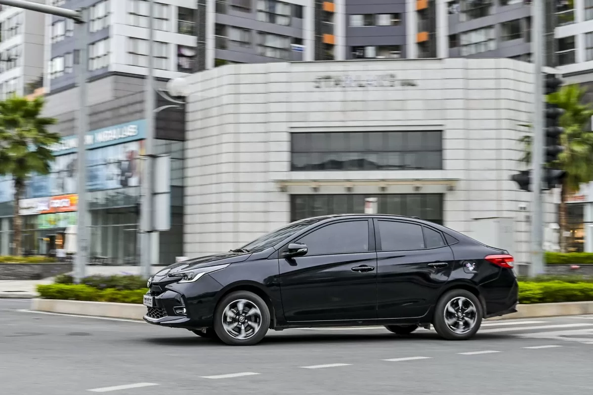 oyota Vios không chỉ được hỗ trợ 50% lệ phí trước bạ mà còn được tặng thêm một năm bảo hiểm thân vỏ