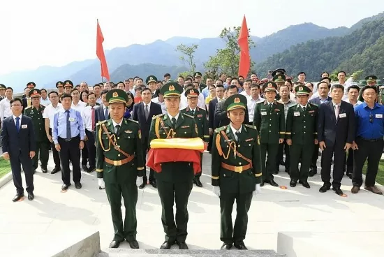 Điện Biên: Khánh thành cột cờ A Pa Chải - biểu tượng thiêng liêng nơi cực Tây Tổ quốc
