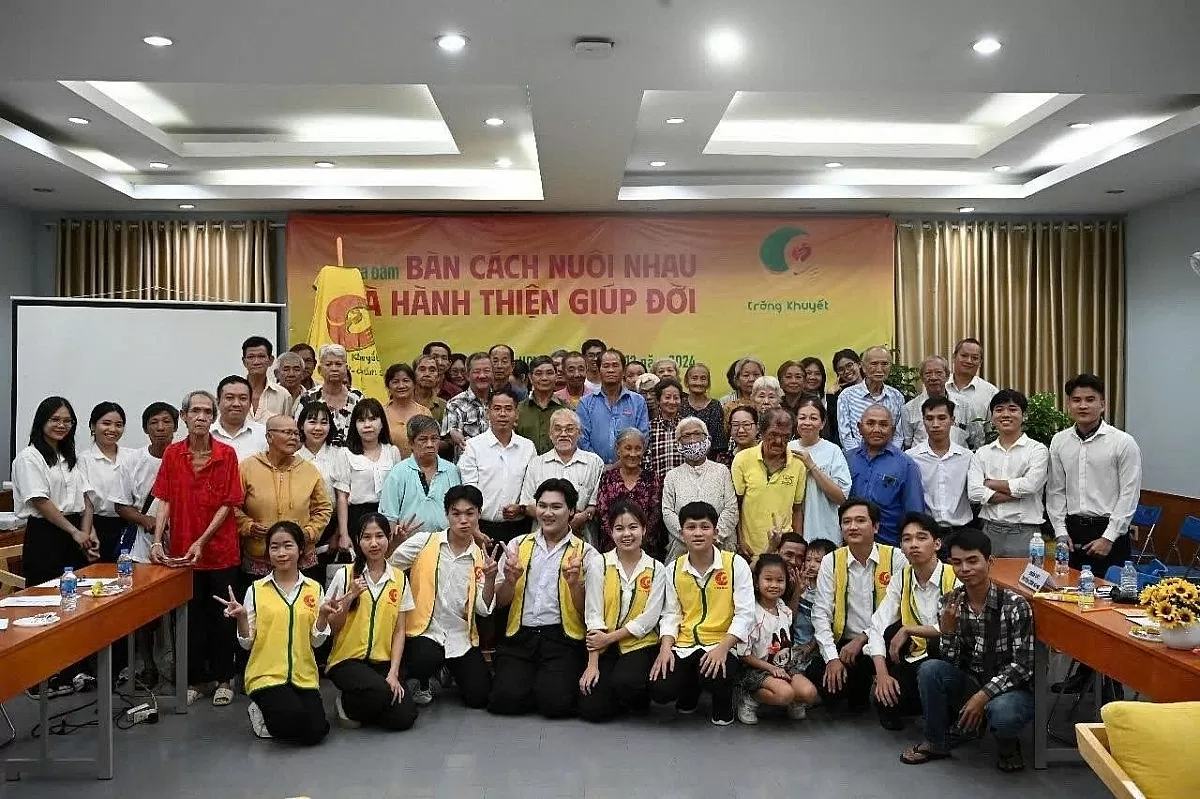 Vầng Trăng Khuyết cùng hành trình nhân đạo kiểu mới: Làm điều tốt bằng trái tim và lý trí