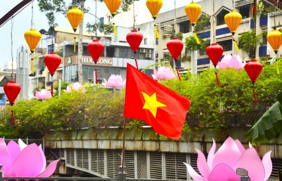 tp ho chi minh ngap sac co hoa trong dai le vesak