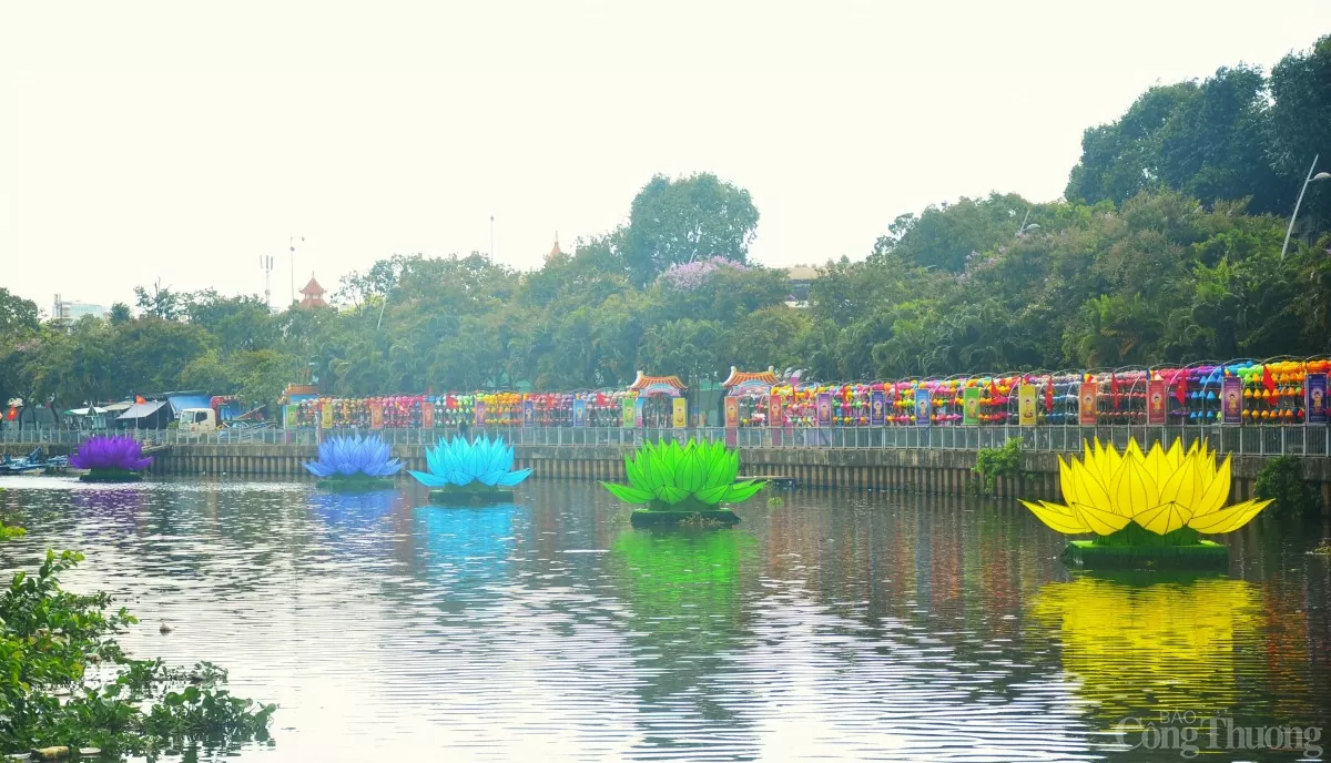 TP. Hồ Chí Minh ngập sắc cờ hoa trong Đại lễ Vesak