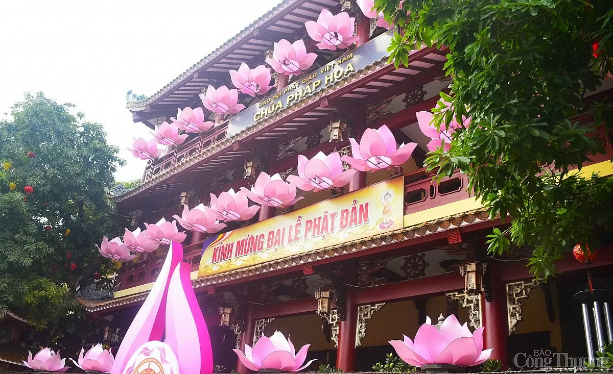 TP. Hồ Chí Minh ngập sắc cờ hoa trong Đại lễ Vesak