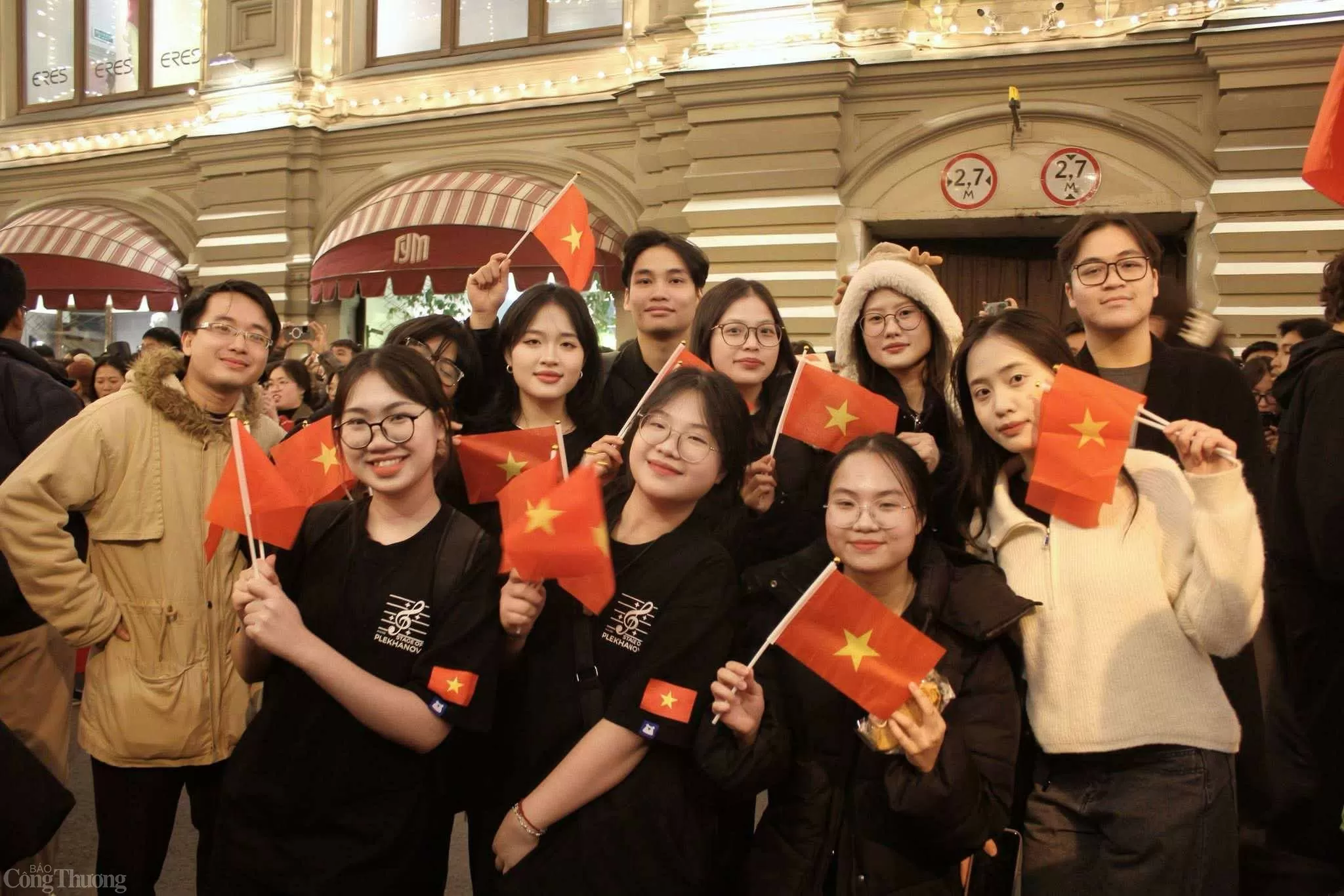 Người Việt tại Nga cảm nghĩ về Bộ đội Cụ Hồ tại Quảng trường Đỏ