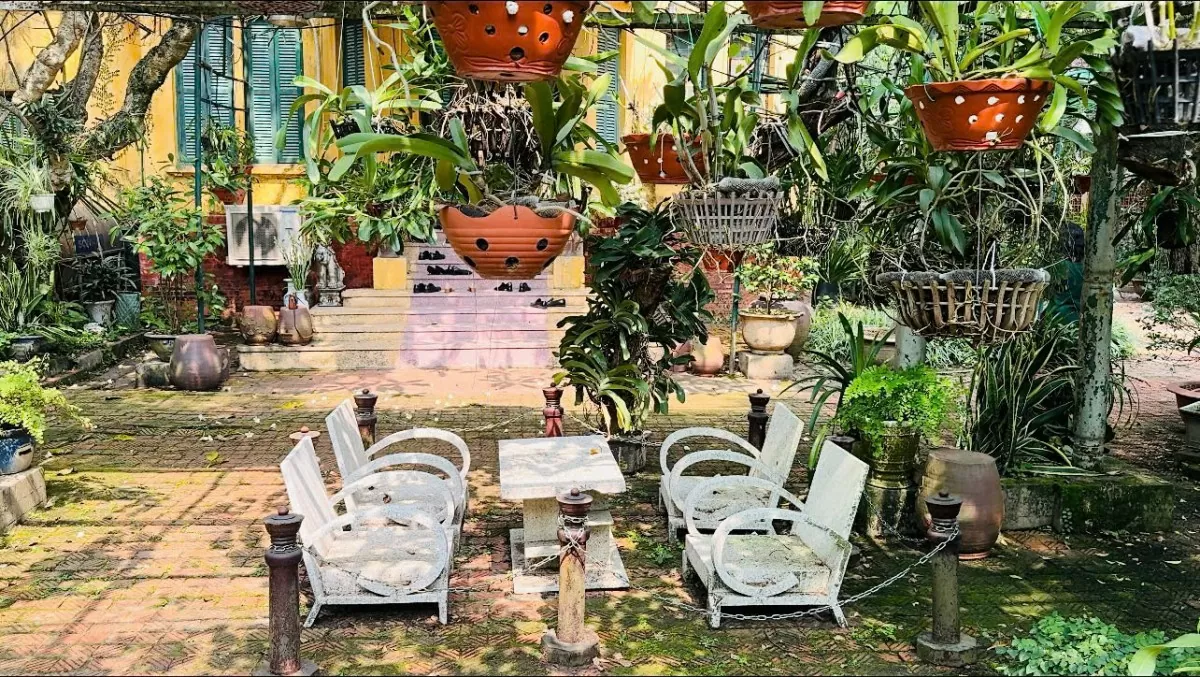 Dâng hương Đại tướng Võ Nguyên tại ngôi nhà của Người