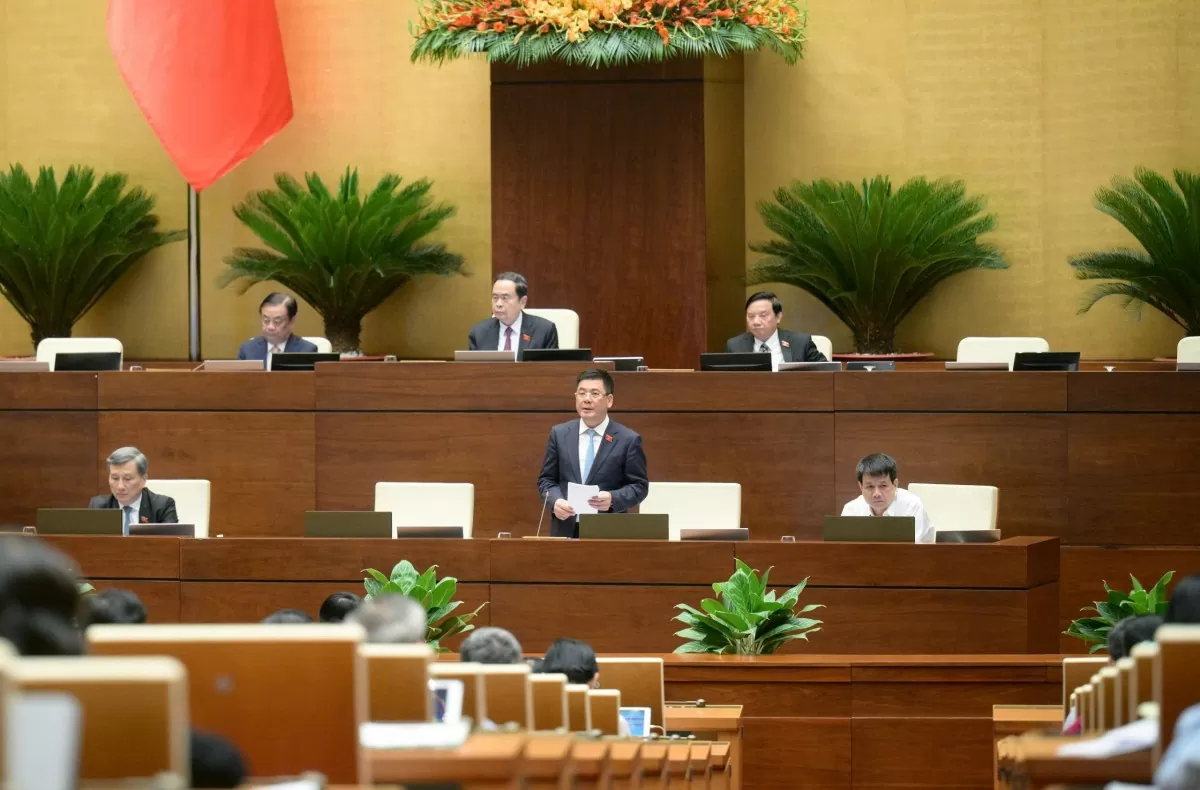 Bộ trưởng Nguyễn Hồng Diên tiếp thu toàn diện, giải trình thẳng thắn về Luật Hóa chất